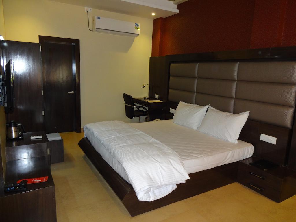 Hardik Resort Орчга Номер фото